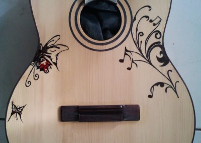 Chitarra in rovere