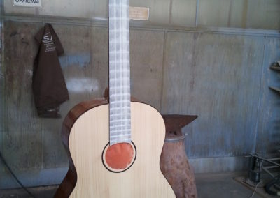 Chitarra in doussie